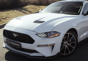 Подержанный автомобиль Ford Mustang Coupe 2020 года (2 фото)