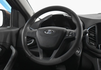 Подержанный автомобиль LADA (ВАЗ) XRAY 2017 года (14 фото)