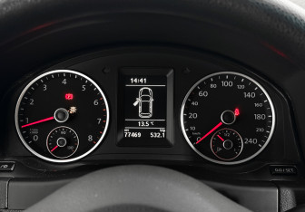 Подержанный автомобиль Volkswagen Tiguan 2012 года (17 фото)