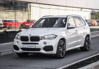 Подержанный автомобиль BMW X5 2017 года (3 фото)