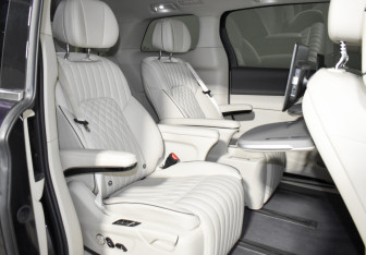 Подержанный автомобиль Voyah Dream 2023 года (15 фото)