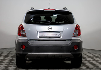 Подержанный автомобиль Opel Antara 2014 года (6 фото)
