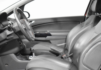 Подержанный автомобиль Opel Corsa 2009 года (10 фото)
