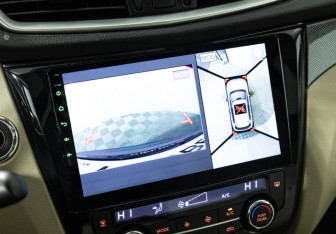 Подержанный автомобиль Nissan X-Trail 2015 года (17 фото)