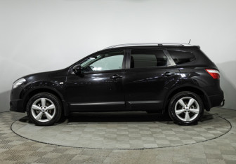 Подержанный автомобиль Nissan Qashqai+2 2011 года (8 фото)