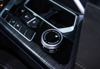 Подержанный автомобиль Geely Tugella 2023 года (30 фото)