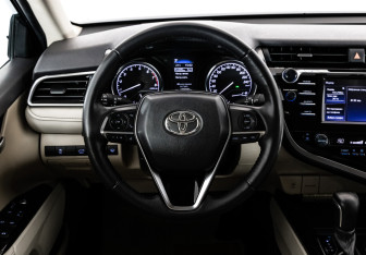 Подержанный автомобиль Toyota Camry Sedan 2020 года (14 фото)