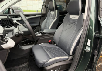 Подержанный автомобиль Geely Atlas 2024 года (11 фото)