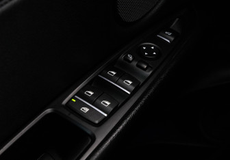 Подержанный автомобиль BMW X5 2016 года (18 фото)