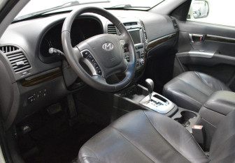 Подержанный автомобиль Hyundai Santa Fe 2012 года (10 фото)
