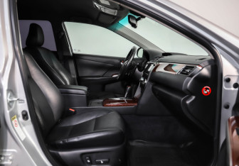 Подержанный автомобиль Toyota Camry Sedan 2013 года (28 фото)