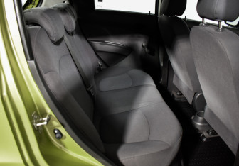 Подержанный автомобиль Chevrolet Spark 2013 года (12 фото)