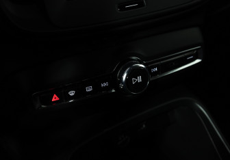 Подержанный автомобиль Volvo XC40 2020 года (21 фото)