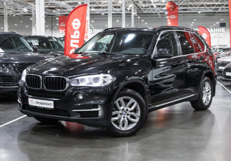 Подержанный автомобиль BMW X5 2015 года (1 фото)