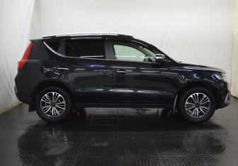 Подержанный автомобиль Geely Emgrand X7 2019 года (4 фото)