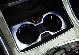 Подержанный автомобиль BMW X7 2019 года (23 фото)