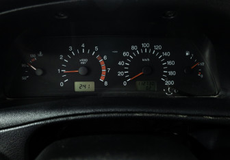 Подержанный автомобиль Chevrolet Niva 2016 года (12 фото)