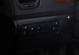 Подержанный автомобиль Hyundai Sonata 2006 года (15 фото)