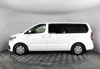 Подержанный автомобиль Hyundai H-1 2018 года (7 фото)