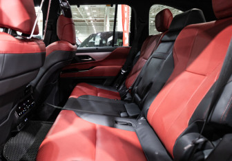 Подержанный автомобиль Lexus LX 2022 года (18 фото)