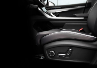 Подержанный автомобиль Geely Atlas 2024 года (28 фото)