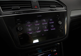 Подержанный автомобиль Volkswagen Tiguan 2021 года (15 фото)