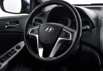 Подержанный автомобиль Hyundai Solaris Hatchback 2012 года (14 фото)