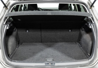 Подержанный автомобиль Volkswagen Golf Hatchback 2013 года (17 фото)