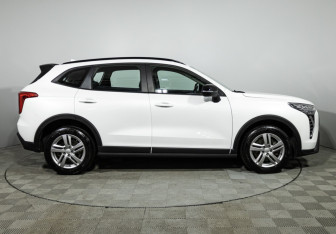 Подержанный автомобиль Haval Jolion 2024 года (4 фото)