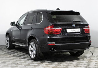 Подержанный автомобиль BMW X5 2010 года (7 фото)