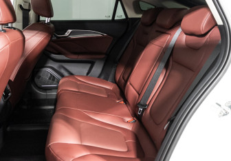 Подержанный автомобиль FAW Bestune B70 2023 года (10 фото)