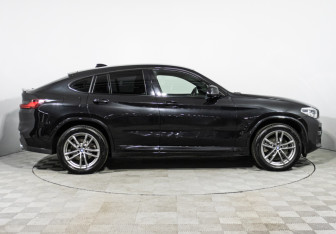 Подержанный автомобиль BMW X4 2019 года (4 фото)