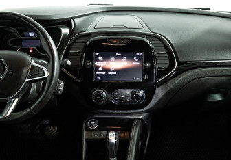 Подержанный автомобиль Renault Kaptur 2021 года (14 фото)