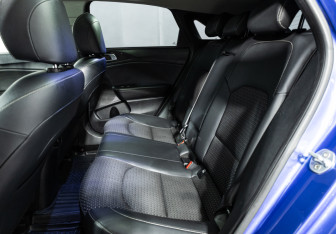 Подержанный автомобиль Kia Ceed Hatchback 2018 года (10 фото)