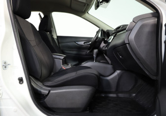 Подержанный автомобиль Nissan X-Trail 2018 года (23 фото)