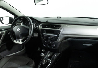Подержанный автомобиль Citroen C-Elysee 2013 года (9 фото)
