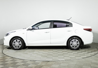 Подержанный автомобиль Kia Rio Sedan 2019 года (8 фото)