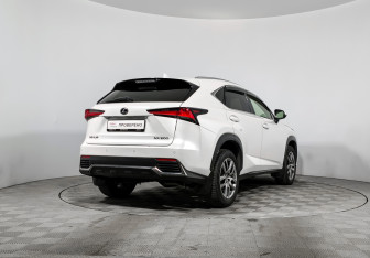 Подержанный автомобиль Lexus NX 2017 года (5 фото)