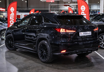 Подержанный автомобиль Lexus RX 2020 года (11 фото)