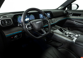 Подержанный автомобиль Jaecoo J8 2024 года (11 фото)