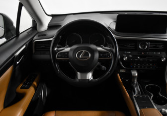 Подержанный автомобиль Lexus RX 2019 года (21 фото)