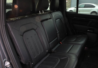 Подержанный автомобиль Land Rover Defender Suv 2020 года (10 фото)