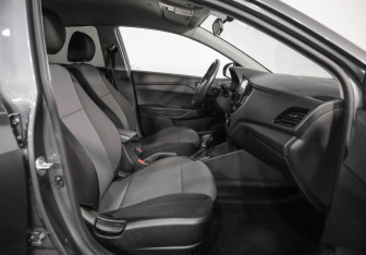 Подержанный автомобиль Hyundai Solaris Sedan 2021 года (21 фото)