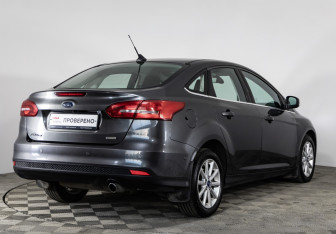 Подержанный автомобиль Ford Focus Sedan 2017 года (5 фото)