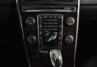 Подержанный автомобиль Volvo XC60 2012 года (15 фото)