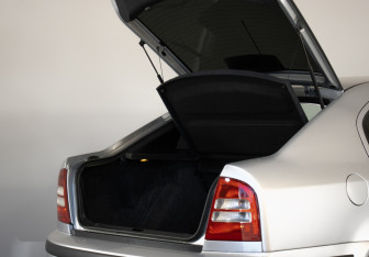 Подержанный автомобиль Skoda Octavia Liftback 2008 года (19 фото)