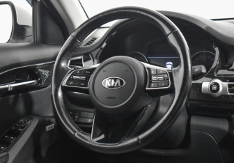 Подержанный автомобиль Kia Seltos 2021 года (14 фото)