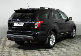 Подержанный автомобиль Ford Explorer 2014 года (5 фото)