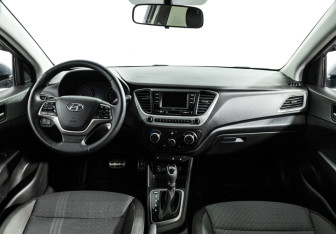 Подержанный автомобиль Hyundai Solaris Sedan 2017 года (13 фото)