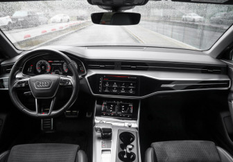 Подержанный автомобиль Audi A6 Sedan 2021 года (14 фото)